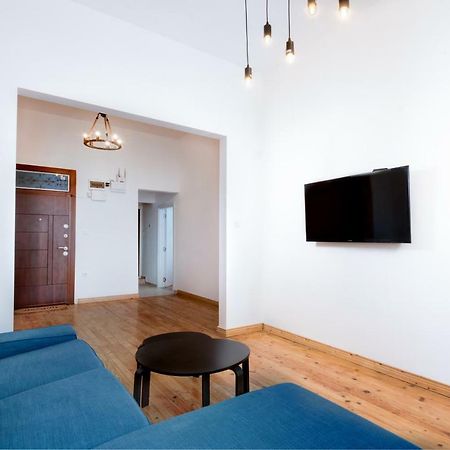The White Apartment - Bogoridi Main Street Burgas City Exterior foto