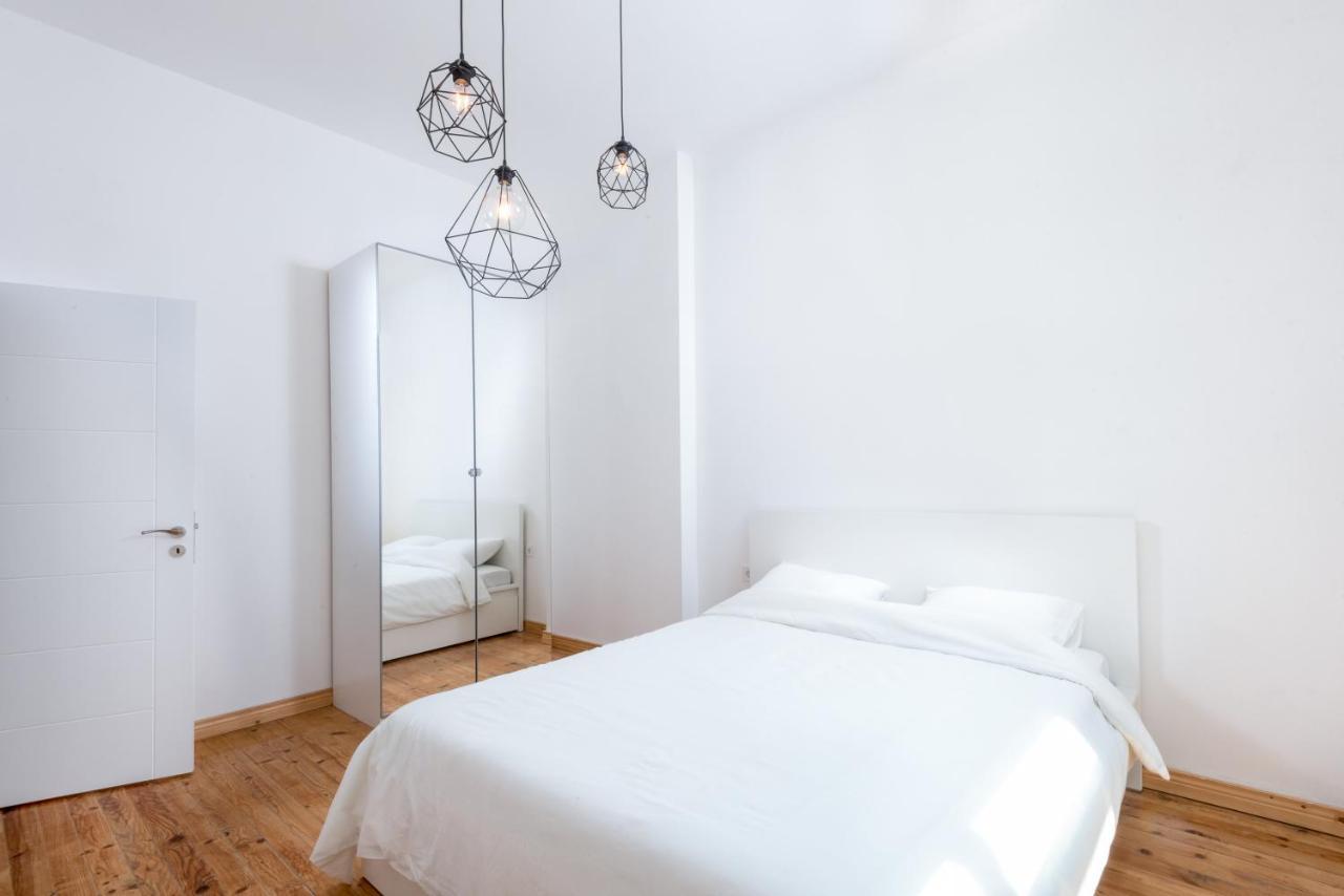 The White Apartment - Bogoridi Main Street Burgas City Exterior foto