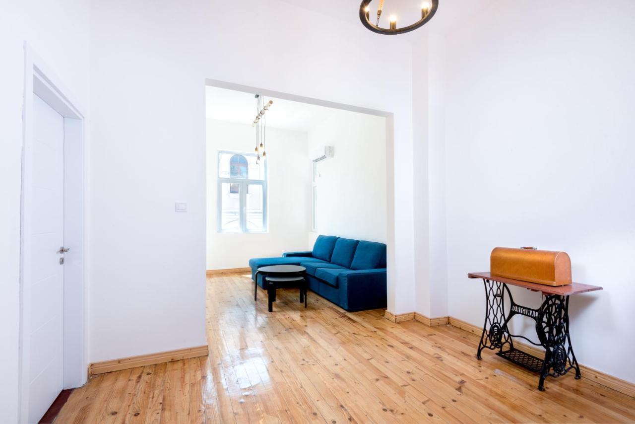 The White Apartment - Bogoridi Main Street Burgas City Exterior foto