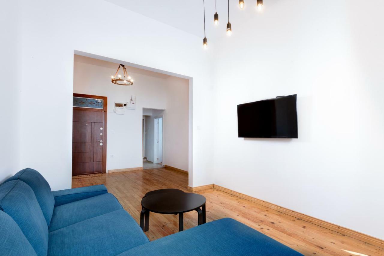 The White Apartment - Bogoridi Main Street Burgas City Exterior foto